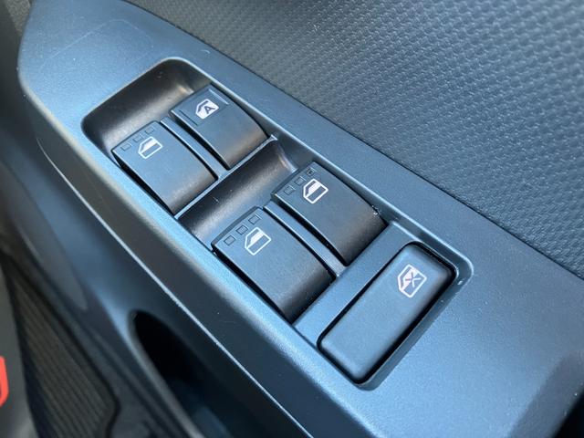 ミライースＬ　ＳＡIII１３インチフルホイールキャップ　マルチリフレクターハロゲンヘッドランプ　可倒式ドアミラー　自発光式デジタルメーターアンバーイルミネーションメーター　マニュアルエアコン（ダイヤル式）　キーレスエントリー（静岡県）の中古車