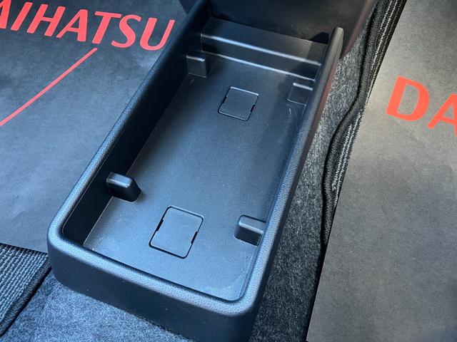 ミライースＬ　ＳＡIII１３インチフルホイールキャップ　マルチリフレクターハロゲンヘッドランプ　可倒式ドアミラー　自発光式デジタルメーターアンバーイルミネーションメーター　マニュアルエアコン（ダイヤル式）　キーレスエントリー（静岡県）の中古車