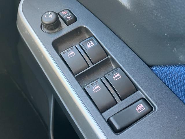 トールカスタムＧ　ターボ　ＳＡIIＬＥＤヘッドランプ　キーフリーシステム　プッシュボタンスタート　オートエアコン（プッシュ式）　両側パワースライドドア　マルチインフォメーションディスプレイ（静岡県）の中古車