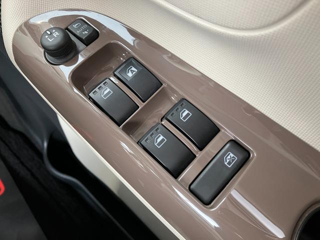 ムーヴキャンバスGメイクアップVS SAIII14インチフルホイールキャップ LEDヘッドランプ キーフリーシステム 両側パワースライドドア オートエアコン(プッシュ式) オートライト 置きラクボックス(静岡県)の中古車