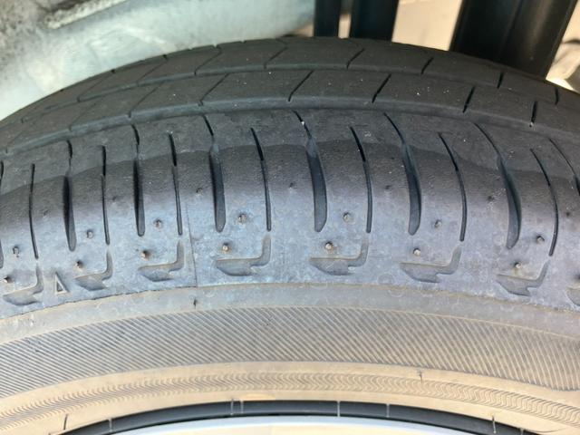 ミライースＬ　ＳＡIII１３インチフルホイールキャップ　マルチリフレクターハロゲンヘッドランプ　可倒式ドアミラー　自発光式デジタルメーターアンバーイルミネーションメーター　マニュアルエアコン（ダイヤル式）　キーレスエントリー（静岡県）の中古車