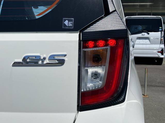 ミライースＬ　ＳＡIII１３インチフルホイールキャップ　マルチリフレクターハロゲンヘッドランプ　可倒式ドアミラー　自発光式デジタルメーターアンバーイルミネーションメーター　マニュアルエアコン（ダイヤル式）　キーレスエントリー（静岡県）の中古車