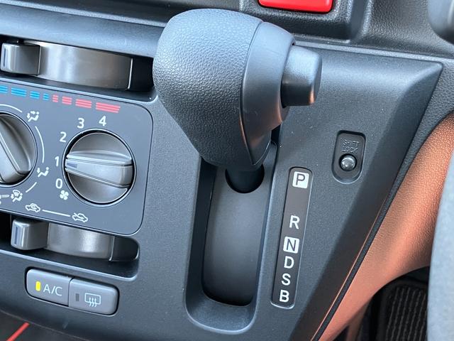 ミライースＬ　ＳＡIII１３インチフルホイールキャップ　マルチリフレクターハロゲンヘッドランプ　可倒式ドアミラー　自発光式デジタルメーターアンバーイルミネーションメーター　マニュアルエアコン（ダイヤル式）　キーレスエントリー（静岡県）の中古車