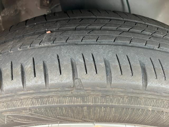 ミライースＬ　ＳＡIII１３インチフルホイールキャップ　マルチリフレクターハロゲンヘッドランプ　可倒式ドアミラー　自発光式デジタルメーターアンバーイルミネーションメーター　マニュアルエアコン（ダイヤル式）　キーレスエントリー（静岡県）の中古車
