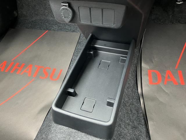 ミライースＬ　ＳＡIII１３インチフルホイールキャップ　マルチリフレクターハロゲンヘッドランプ　可倒式ドアミラー　自発光式デジタルメーターアンバーイルミネーションメーター　マニュアルエアコン（ダイヤル式）　キーレスエントリー（静岡県）の中古車