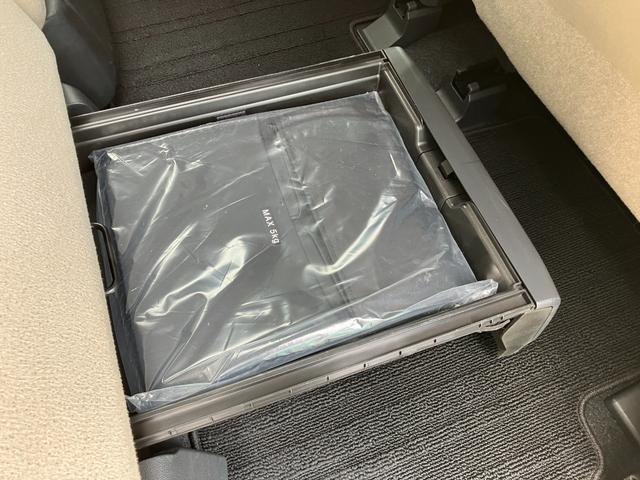 ムーヴキャンバスXメイクアップリミテッド SAIII14インチフルホイールキャップ キーフリーシステム 両側パワースライドドア オートエアコン(プッシュ式) オートライト 置きラクボックス(静岡県)の中古車