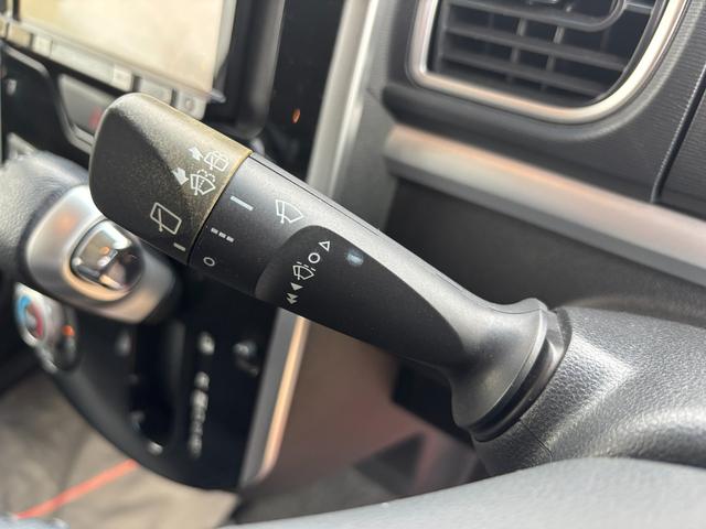 タントカスタムRS トップエディションSAII15インチアルミホイール 大型エアロバンパー LEDヘッドランプ オート格納式カラードドアミラー 本革巻ステアリングホイール 両側パワースライドドア(静岡県)の中古車