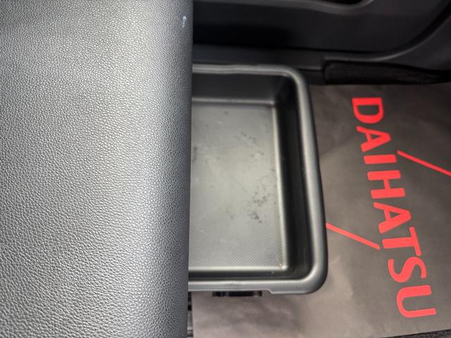 タントカスタムRS トップエディションSAII15インチアルミホイール 大型エアロバンパー LEDヘッドランプ オート格納式カラードドアミラー 本革巻ステアリングホイール 両側パワースライドドア(静岡県)の中古車