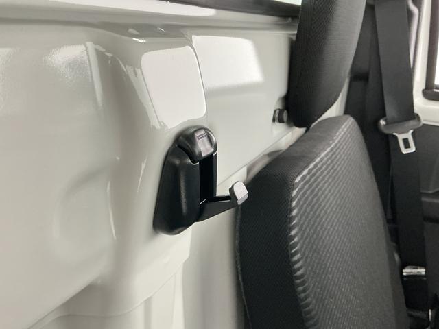 ハイゼットトラックＥＸＴ　４ＷＤ　ＣＶＴ　前後コーナーセンサー　荷台作業灯走行無制限１年保証　前後コーナーセンサー　４ＷＤ　ＣＶＴ車　３方開　荷台作業灯　オートハイビーム　アイドリングストップ　プッシュスタート　横滑り防止装置　オートライト　デフロック　フォグランプ（兵庫県）の中古車