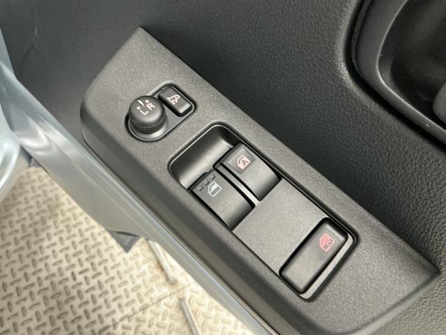 ハイゼットトラックＥＸＴ　荷台作業灯　前後コーナーセンサー　３方開　ＣＶＴ車１年保証　荷台作業灯　３方開　ＣＶＴ車　前後コーナーセンサー　ＬＥＤヘッドライト　オートハイビーム　電動格納ドアミラー　プッシュスタート　横滑り防止装置　リアゲートチェーン　アイドリングストップ（兵庫県）の中古車