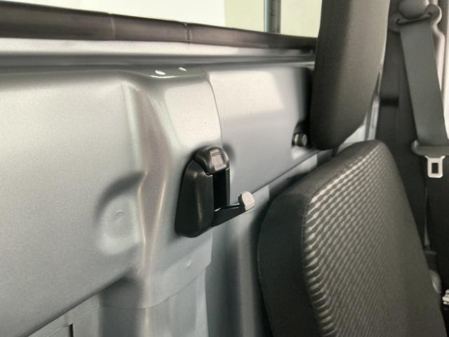 ハイゼットトラックＥＸＴ　荷台作業灯　前後コーナーセンサー　３方開　ＣＶＴ車１年保証　荷台作業灯　３方開　ＣＶＴ車　前後コーナーセンサー　ＬＥＤヘッドライト　オートハイビーム　電動格納ドアミラー　プッシュスタート　横滑り防止装置　リアゲートチェーン　アイドリングストップ（兵庫県）の中古車