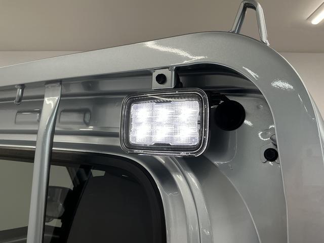 ハイゼットトラックＥＸＴ　荷台作業灯　前後コーナーセンサー　３方開　ＣＶＴ車１年保証　荷台作業灯　３方開　ＣＶＴ車　前後コーナーセンサー　ＬＥＤヘッドライト　オートハイビーム　電動格納ドアミラー　プッシュスタート　横滑り防止装置　リアゲートチェーン　アイドリングストップ（兵庫県）の中古車