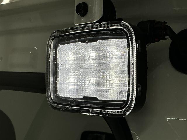 ハイゼットトラックジャンボエクストラ　ＣＶＴ　前後コーナーセンサー　荷台作業灯走行無制限１年保証　前後コーナーセンサー　ＣＶＴ車　３方開　荷台作業灯　オートハイビーム　ＬＥＤヘッドライト　アイドリングストップ　プッシュスタート　横滑り防止装置　ラジオ　スマートアシスト（兵庫県）の中古車