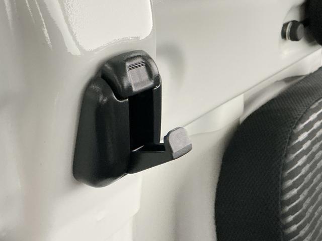 ハイゼットトラックＥＸＴ　切替式４ＷＤ　ＣＶＴ　前後コーナーセンサー　３方開走行無制限１年保証　前後コーナーセンサー　切替式４ＷＤ　荷台作業灯　３方開　オートハイビーム　ＬＥＤヘッドライト　オートライト　プッシュスタート　電動格納ミラー　横滑り防止装置　アイドリングストップ（兵庫県）の中古車