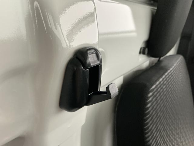 ハイゼットトラックＥＸＴ　４ＷＤ　前後コーナーセンサー　センターデフロック１年保証　４ＷＤ　前後コーナーセンサー　センターデフロック　ＣＶＴ　荷台作業灯　３方開　オートハイビーム　プッシュスタート　オートライト　電動格納ドアミラー　横滑り防止装置　ヘッドライトレベライザー（兵庫県）の中古車