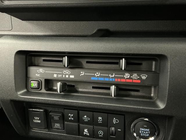 ハイゼットトラックＥＸＴ　４ＷＤ　ＣＶＴ　前後コーナーセンサー　荷台作業灯走行無制限１年保証　前後コーナーセンサー　４ＷＤ　ＣＶＴ車　３方開　荷台作業灯　オートハイビーム　アイドリングストップ　プッシュスタート　横滑り防止装置　オートライト　デフロック　スペアタイヤ（兵庫県）の中古車