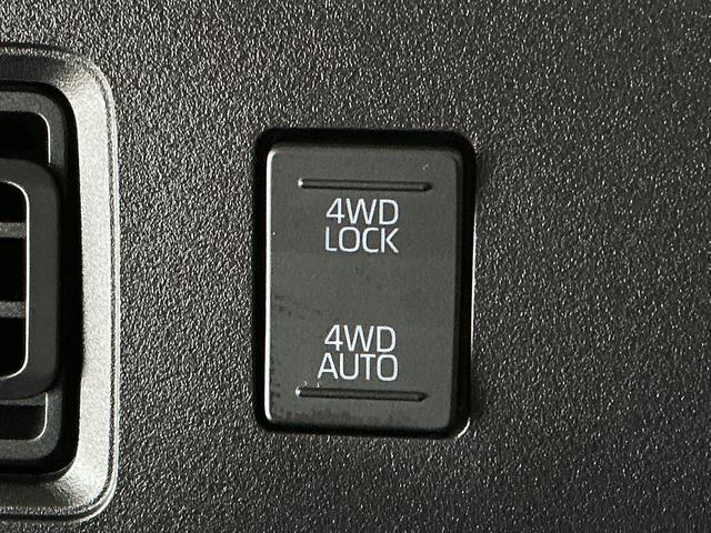 ハイゼットカーゴDX 3モード電子制御式4WD CVT キーレスエントリー走行無制限1年保証 前後コーナーセンサー 3モード電子制御式4WD CVT車 オートハイビーム アイドリングストップ キーレスエントリー 横滑り防止装置 オートライト ヘッドライトレベライザー(兵庫県)の中古車