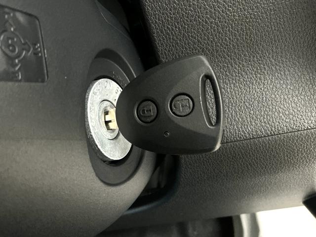 ハイゼットカーゴDX 3モード電子制御式4WD CVT キーレスエントリー走行無制限1年保証 前後コーナーセンサー 3モード電子制御式4WD CVT車 オートハイビーム アイドリングストップ キーレスエントリー 横滑り防止装置 オートライト ヘッドライトレベライザー(兵庫県)の中古車