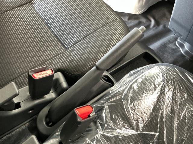 ハイゼットカーゴDX 3モード電子制御式4WD CVT キーレスエントリー走行無制限1年保証 前後コーナーセンサー 3モード電子制御式4WD CVT車 オートハイビーム アイドリングストップ キーレスエントリー 横滑り防止装置 オートライト ヘッドライトレベライザー(兵庫県)の中古車