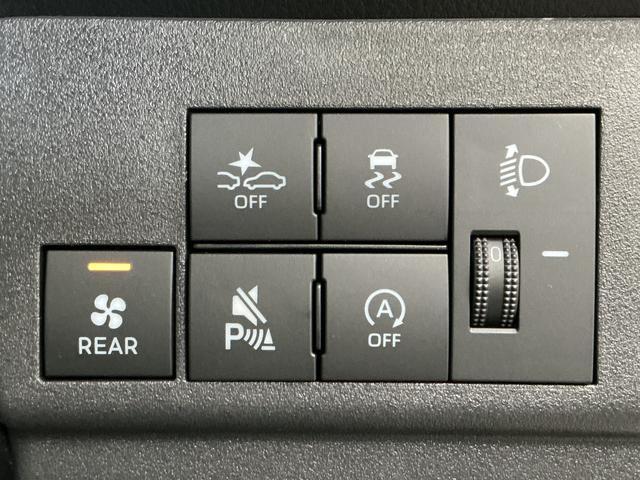 ハイゼットカーゴＤＸ　４ＷＤ　ＣＶＴ　前後コーナーセンサー　両側スライドドア走行無制限１年保証　前後コーナーセンサー　４ＷＤ　ＣＶＴ車　オートハイビーム　アイドリングストップ　横滑り防止装置　オートライト　ヘッドライトレベライザー　ラジオ　マニュアルエアコン　両側スライドドア（兵庫県）の中古車