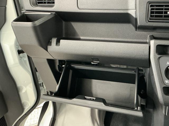 ハイゼットカーゴＤＸ　４ＷＤ　ＣＶＴ　前後コーナーセンサー　両側スライドドア走行無制限１年保証　前後コーナーセンサー　４ＷＤ　ＣＶＴ車　オートハイビーム　アイドリングストップ　横滑り防止装置　オートライト　ヘッドライトレベライザー　ラジオ　マニュアルエアコン　両側スライドドア（兵庫県）の中古車