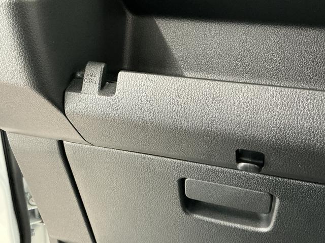 ハイゼットカーゴＤＸ　４ＷＤ　ＣＶＴ　前後コーナーセンサー　両側スライドドア走行無制限１年保証　前後コーナーセンサー　４ＷＤ　ＣＶＴ車　オートハイビーム　アイドリングストップ　横滑り防止装置　オートライト　ヘッドライトレベライザー　ラジオ　マニュアルエアコン　両側スライドドア（兵庫県）の中古車