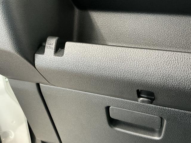 ハイゼットカーゴDX 3モード4WD CVT 前後コーナーセンサー キーレス走行無制限1年保証 前後コーナーセンサー 3モード電子制御式4WD CVT車 オートハイビーム アイドリングストップ キーレスエントリー 横滑り防止装置 オートライト ヘッドライトレベライザー(兵庫県)の中古車