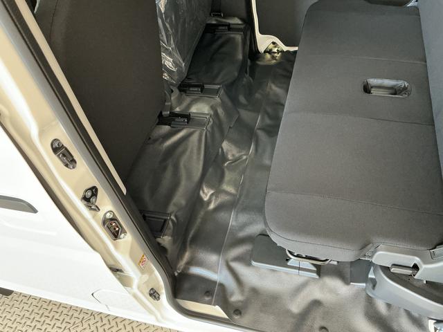 ハイゼットカーゴDX 3モード4WD CVT 前後コーナーセンサー キーレス走行無制限1年保証 前後コーナーセンサー 3モード電子制御式4WD CVT車 オートハイビーム アイドリングストップ キーレスエントリー 横滑り防止装置 オートライト ヘッドライトレベライザー(兵庫県)の中古車
