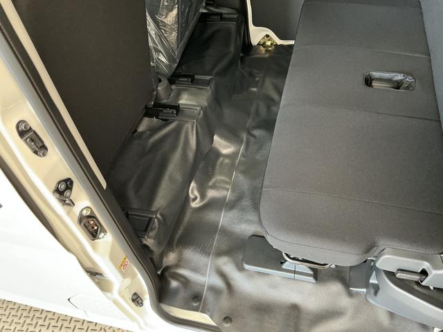 ハイゼットカーゴDX 3モード電子制御式4WD CVT キーレスエントリー走行無制限1年保証 前後コーナーセンサー 3モード電子制御式4WD CVT車 オートハイビーム アイドリングストップ キーレスエントリー 横滑り防止装置 オートライト ヘッドライトレベライザー(兵庫県)の中古車