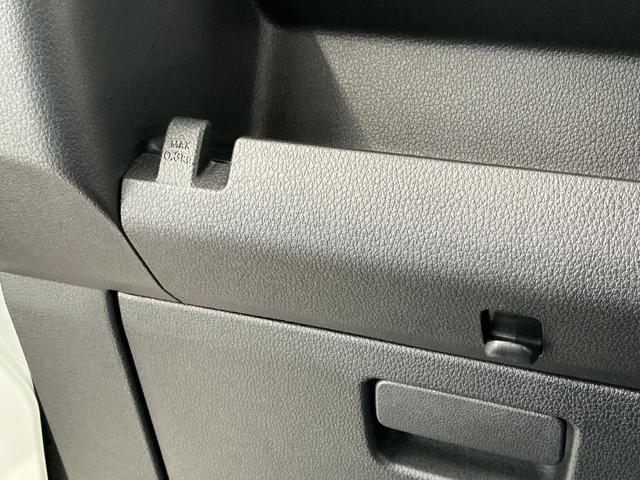 ハイゼットカーゴDX 3モード4WD CVT 前後コーナーセンサー キーレス走行無制限1年保証 前後コーナーセンサー 3モード電子制御式4WD CVT車 オートハイビーム アイドリングストップ キーレスエントリー 横滑り防止装置 オートライト ヘッドライトレベライザー(兵庫県)の中古車