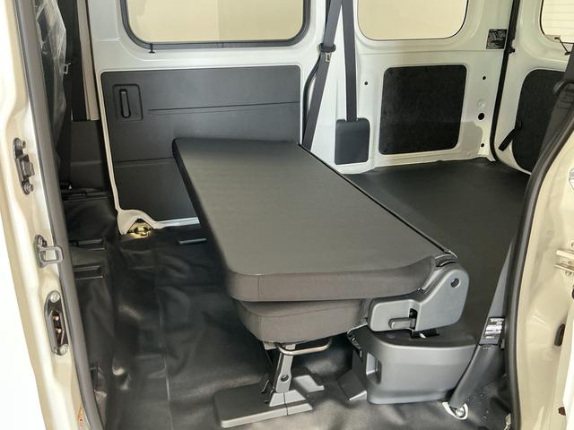 ハイゼットカーゴDX 3モード4WD CVT 前後コーナーセンサー キーレス走行無制限1年保証 前後コーナーセンサー 3モード電子制御式4WD CVT車 オートハイビーム アイドリングストップ キーレスエントリー 横滑り防止装置 オートライト ヘッドライトレベライザー(兵庫県)の中古車