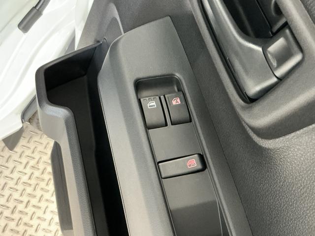 ハイゼットカーゴＤＸ　４ＷＤ　ＣＶＴ　前後コーナーセンサー　両側スライドドア走行無制限１年保証　前後コーナーセンサー　４ＷＤ　ＣＶＴ車　オートハイビーム　アイドリングストップ　キーレスエントリー　横滑り防止装置　オートライト　ヘッドライトレベライザー　両側スライドドア（兵庫県）の中古車