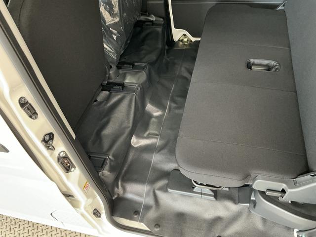 ハイゼットカーゴＤＸ　４ＷＤ　ＣＶＴ　前後コーナーセンサー　両側スライドドア走行無制限１年保証　前後コーナーセンサー　４ＷＤ　ＣＶＴ車　オートハイビーム　アイドリングストップ　キーレスエントリー　横滑り防止装置　オートライト　ヘッドライトレベライザー　両側スライドドア（兵庫県）の中古車