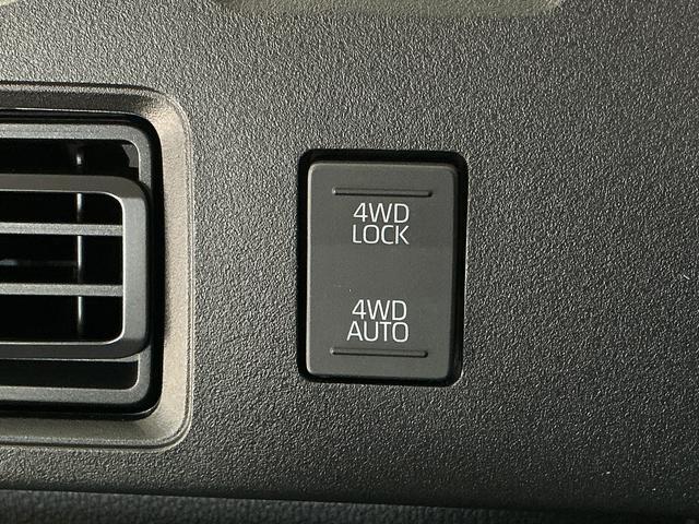 ハイゼットカーゴスペシャル　ワンオーナー　切替式４ＷＤ　前後コーナーセンサー１年保証　ワンオーナー　コーナーセンサー　ＣＶＴ車　切替式４ＷＤ　オートハイビーム　ラジオデッキ　横滑り防止装置　アイドリングストップ　オートライト　ヘッドライトレベライザー　マニュアルエアコン（兵庫県）の中古車