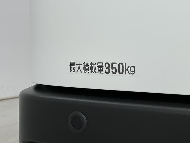 ハイゼットカーゴスペシャル　ワンオーナー　切替式４ＷＤ　前後コーナーセンサー１年保証　ワンオーナー　コーナーセンサー　ＣＶＴ車　切替式４ＷＤ　オートハイビーム　ラジオデッキ　横滑り防止装置　アイドリングストップ　オートライト　ヘッドライトレベライザー　マニュアルエアコン（兵庫県）の中古車