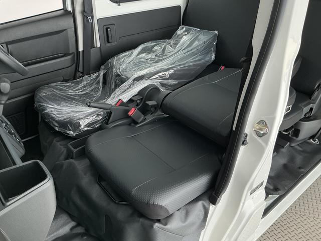 ハイゼットカーゴスペシャル　ワンオーナー　切替式４ＷＤ　前後コーナーセンサー１年保証　ワンオーナー　コーナーセンサー　ＣＶＴ車　切替式４ＷＤ　オートハイビーム　ラジオデッキ　横滑り防止装置　アイドリングストップ　オートライト　ヘッドライトレベライザー　マニュアルエアコン（兵庫県）の中古車