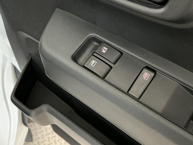 ハイゼットカーゴスペシャル　ワンオーナー　切替式４ＷＤ　前後コーナーセンサー１年保証　ワンオーナー　コーナーセンサー　ＣＶＴ車　切替式４ＷＤ　オートハイビーム　ラジオデッキ　横滑り防止装置　アイドリングストップ　オートライト　ヘッドライトレベライザー　マニュアルエアコン（兵庫県）の中古車