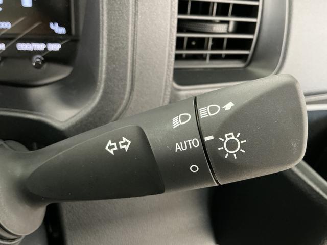 ハイゼットカーゴスペシャル　ワンオーナー　切替式４ＷＤ　前後コーナーセンサー１年保証　ワンオーナー　コーナーセンサー　ＣＶＴ車　切替式４ＷＤ　オートハイビーム　ラジオデッキ　横滑り防止装置　アイドリングストップ　オートライト　ヘッドライトレベライザー　マニュアルエアコン（兵庫県）の中古車