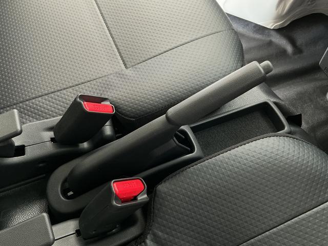 ハイゼットカーゴスペシャル　ワンオーナー　切替式４ＷＤ　前後コーナーセンサー１年保証　ワンオーナー　コーナーセンサー　ＣＶＴ車　切替式４ＷＤ　オートハイビーム　ラジオデッキ　横滑り防止装置　アイドリングストップ　オートライト　ヘッドライトレベライザー　マニュアルエアコン（兵庫県）の中古車