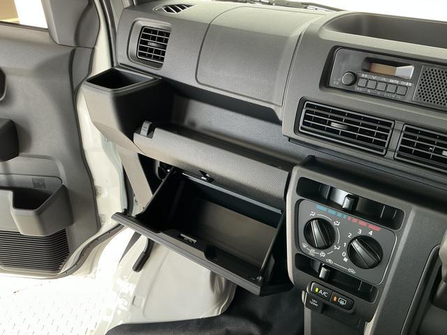 ハイゼットカーゴスペシャル　ワンオーナー　切替式４ＷＤ　前後コーナーセンサー１年保証　ワンオーナー　コーナーセンサー　ＣＶＴ車　切替式４ＷＤ　オートハイビーム　ラジオデッキ　横滑り防止装置　アイドリングストップ　オートライト　ヘッドライトレベライザー　マニュアルエアコン（兵庫県）の中古車