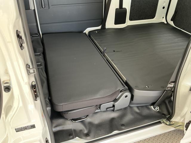 ハイゼットカーゴスペシャル　ワンオーナー　切替式４ＷＤ　前後コーナーセンサー１年保証　ワンオーナー　コーナーセンサー　ＣＶＴ車　切替式４ＷＤ　オートハイビーム　ラジオデッキ　横滑り防止装置　アイドリングストップ　オートライト　ヘッドライトレベライザー　マニュアルエアコン（兵庫県）の中古車