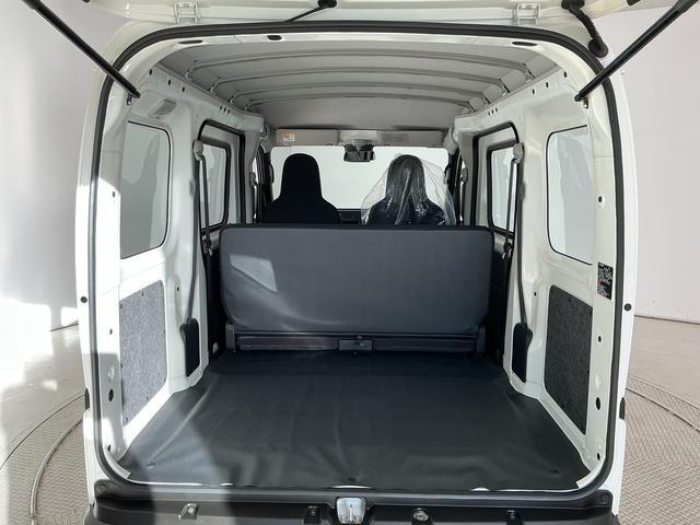 ハイゼットカーゴスペシャル　ワンオーナー　切替式４ＷＤ　前後コーナーセンサー１年保証　ワンオーナー　コーナーセンサー　ＣＶＴ車　切替式４ＷＤ　オートハイビーム　ラジオデッキ　横滑り防止装置　アイドリングストップ　オートライト　ヘッドライトレベライザー　マニュアルエアコン（兵庫県）の中古車