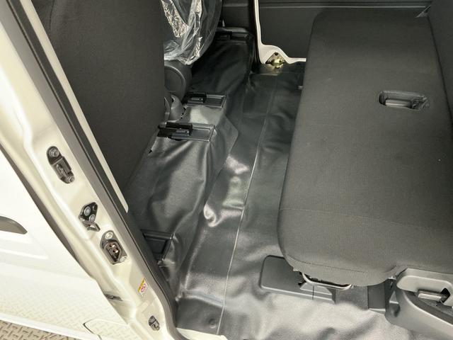 ハイゼットカーゴDX CVT車 前後コーナーセンサー キーレスエントリー走行無制限1年保証 前後コーナーセンサー CVT車 オートハイビーム アイドリングストップ キーレスエントリー 横滑り防止装置 ヘッドライトレベライザー パワーウィンドウ ラジオ スマートアシスト(兵庫県)の中古車