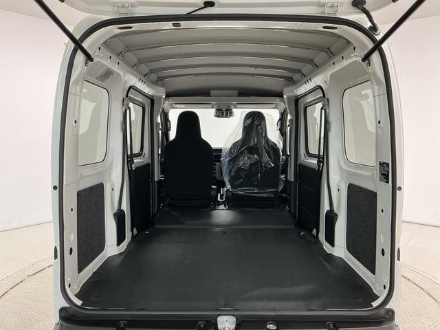 ハイゼットカーゴDX CVT車 前後コーナーセンサー キーレスエントリー走行無制限1年保証 前後コーナーセンサー CVT車 オートハイビーム アイドリングストップ キーレスエントリー 横滑り防止装置 ヘッドライトレベライザー パワーウィンドウ ラジオ スマートアシスト(兵庫県)の中古車