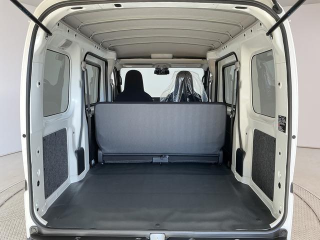 ハイゼットカーゴＤＸ　ＣＶＴ　前後コーナーセンサー　ラジオ　両側スライドドア走行無制限１年保証　前後コーナーセンサー　ＣＶＴ車　オートハイビーム　アイドリングストップ　キーレスエントリー　横滑り防止装置　ヘッドライトレベライザー　パワーウィンドウ　ラジオ　スマートアシスト（兵庫県）の中古車