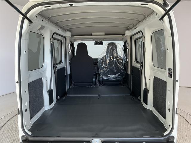 ハイゼットカーゴＤＸ　ＣＶＴ　前後コーナーセンサー　ラジオ　両側スライドドア走行無制限１年保証　前後コーナーセンサー　ＣＶＴ車　オートハイビーム　アイドリングストップ　キーレスエントリー　横滑り防止装置　ヘッドライトレベライザー　パワーウィンドウ　ラジオ　スマートアシスト（兵庫県）の中古車