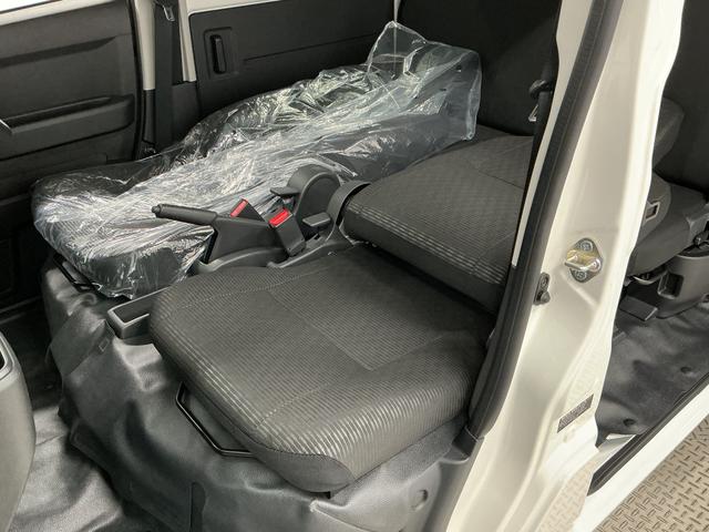 ハイゼットカーゴＤＸ　ＣＶＴ　前後コーナーセンサー　ラジオ　両側スライドドア走行無制限１年保証　前後コーナーセンサー　ＣＶＴ車　オートハイビーム　アイドリングストップ　キーレスエントリー　横滑り防止装置　オートライト　ヘッドライトレベライザー　ラジオ　両側スライドドア（兵庫県）の中古車