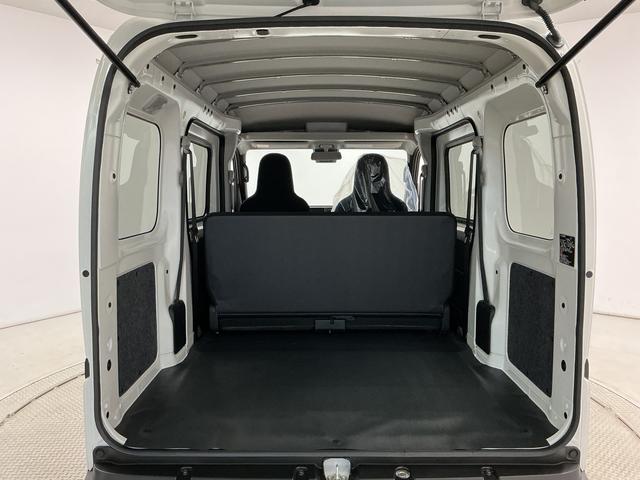 ハイゼットカーゴＤＸ　ＣＶＴ　前後コーナーセンサー　ラジオ　両側スライドドア走行無制限１年保証　前後コーナーセンサー　ＣＶＴ車　オートハイビーム　アイドリングストップ　キーレスエントリー　横滑り防止装置　オートライト　ヘッドライトレベライザー　ラジオ　両側スライドドア（兵庫県）の中古車