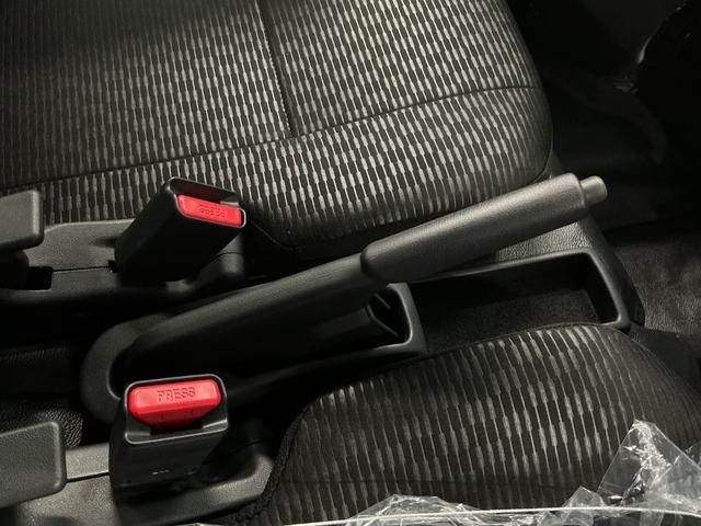 ハイゼットカーゴＤＸ　ＣＶＴ　前後コーナーセンサー　ラジオ　両側スライドドア走行無制限１年保証　前後コーナーセンサー　ＣＶＴ車　オートハイビーム　アイドリングストップ　キーレスエントリー　横滑り防止装置　ヘッドライトレベライザー　パワーウィンドウ　ラジオ　スマートアシスト（兵庫県）の中古車