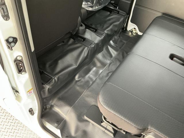 ハイゼットカーゴスペシャル　ＣＶＴ　コーナーセンサー　横滑り防止装置走行無制限１年保証　前後コーナーセンサー　ＣＶＴ車　オートハイビーム　アイドリングストップ　横滑り防止装置　ヘッドライトレベライザー　パワーウィンドウ　ラジオ　スマートアシスト（兵庫県）の中古車